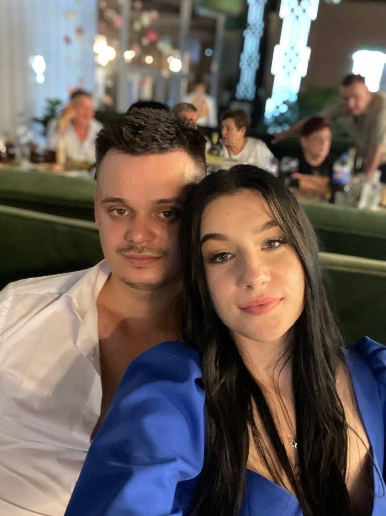 Kriss and Anasteisha - new tenants from realm153